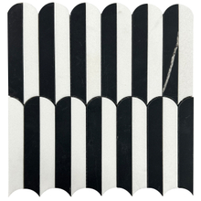 Interlocking Scallop Mosaic in Black And White Marble 1003212