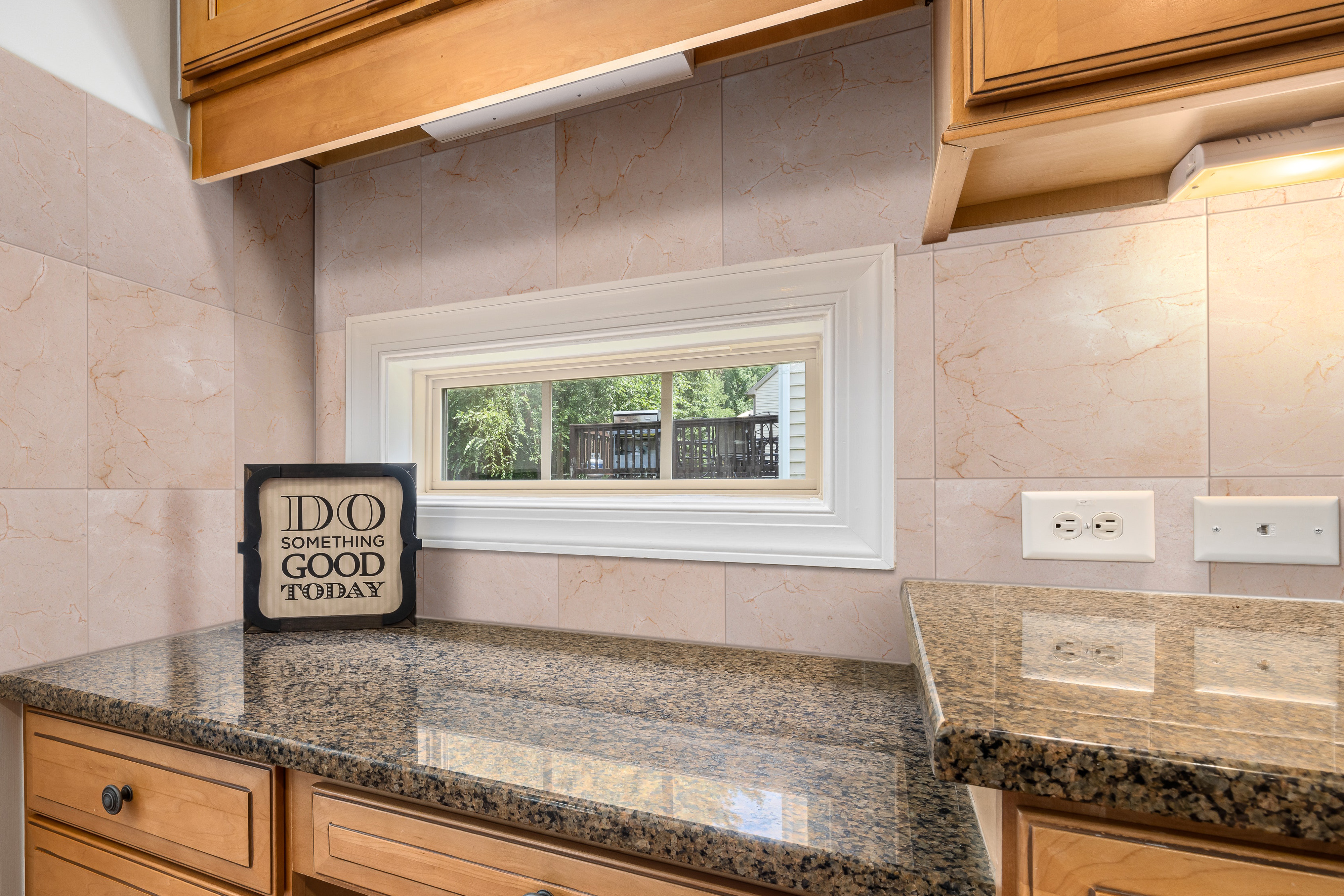 Cream Marfil Marble Tile Polished 12