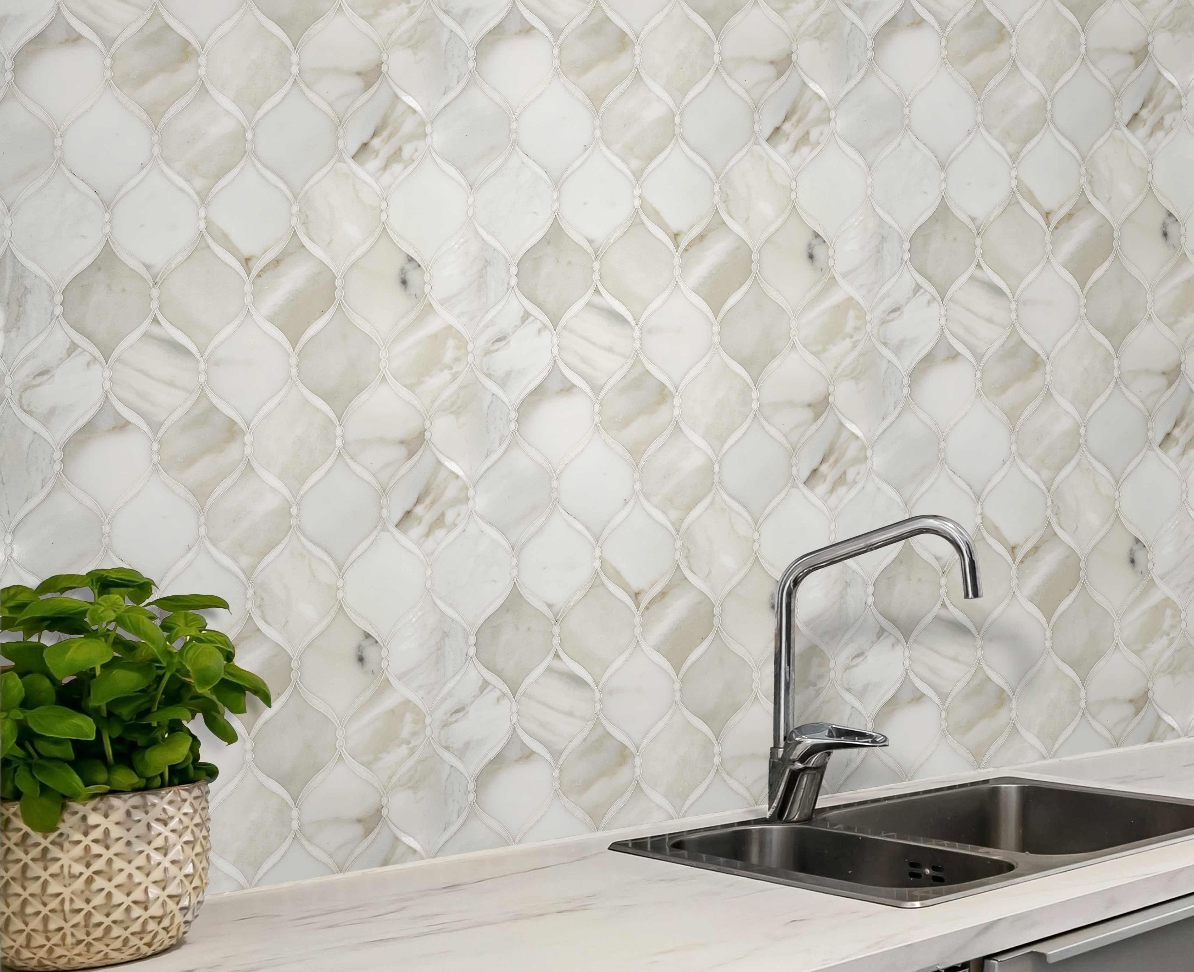 Thassos & Calacatta Waterjet Mosaic Dewdrop 